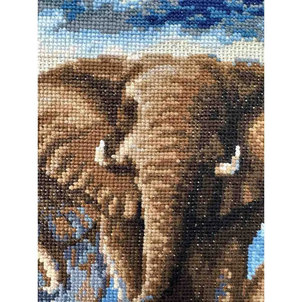 Riolis: Counted Cross Stitch - Elephants in the Savannah - Image 3