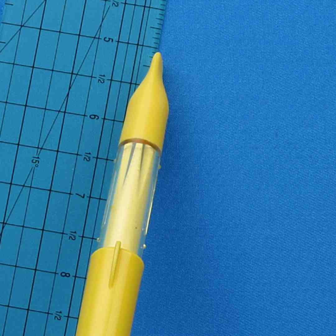 Clover: Chaco Liner Pen Style - Yellow - Image 3