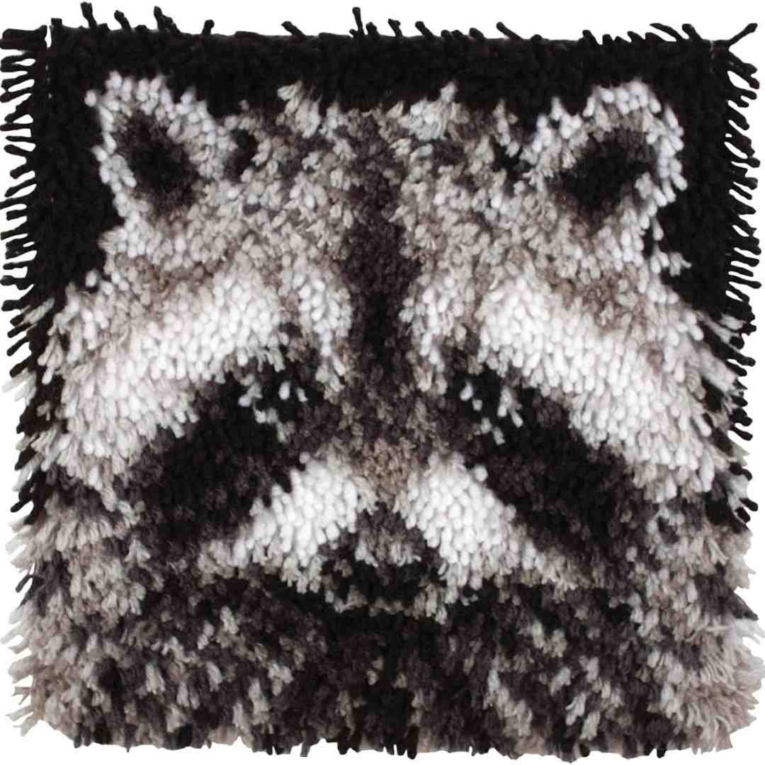 Wonderart: Latch Hook Kit - Raccoon
