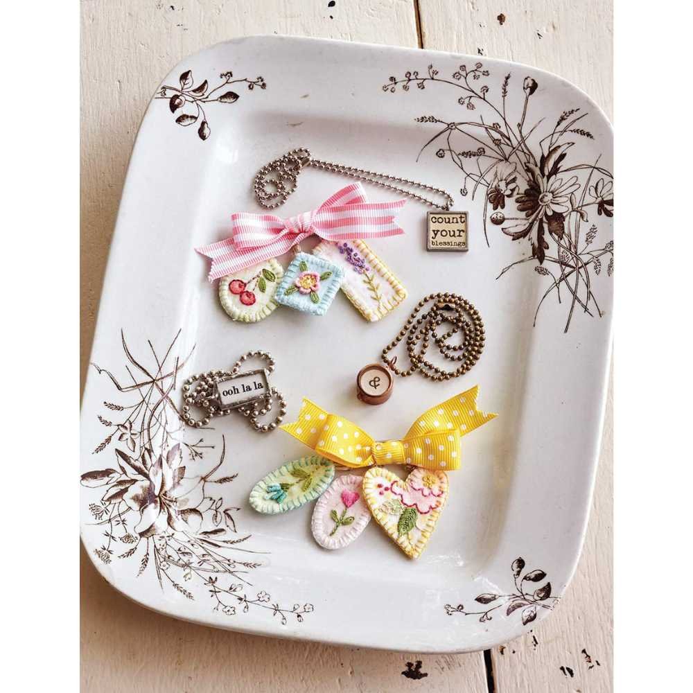 Martingale: Blooms and Blossoms - Sweet Stitcheries Picked from Nature - Image 4